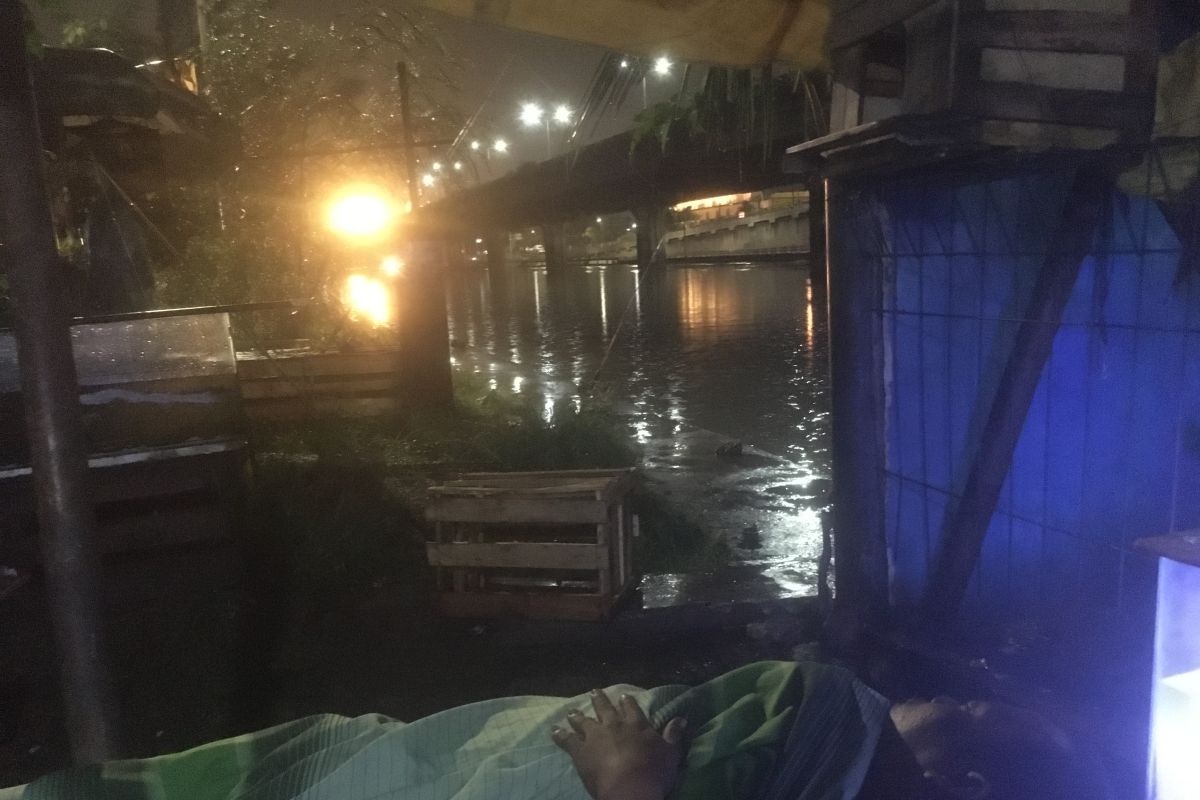 Tinggi muka air Kali Ancol surut 27 sentimeter