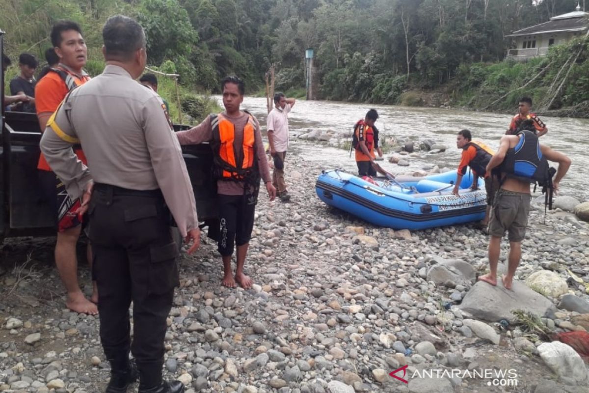 Seorang warga diduga hanyut di sungai Batang Gadis Madina