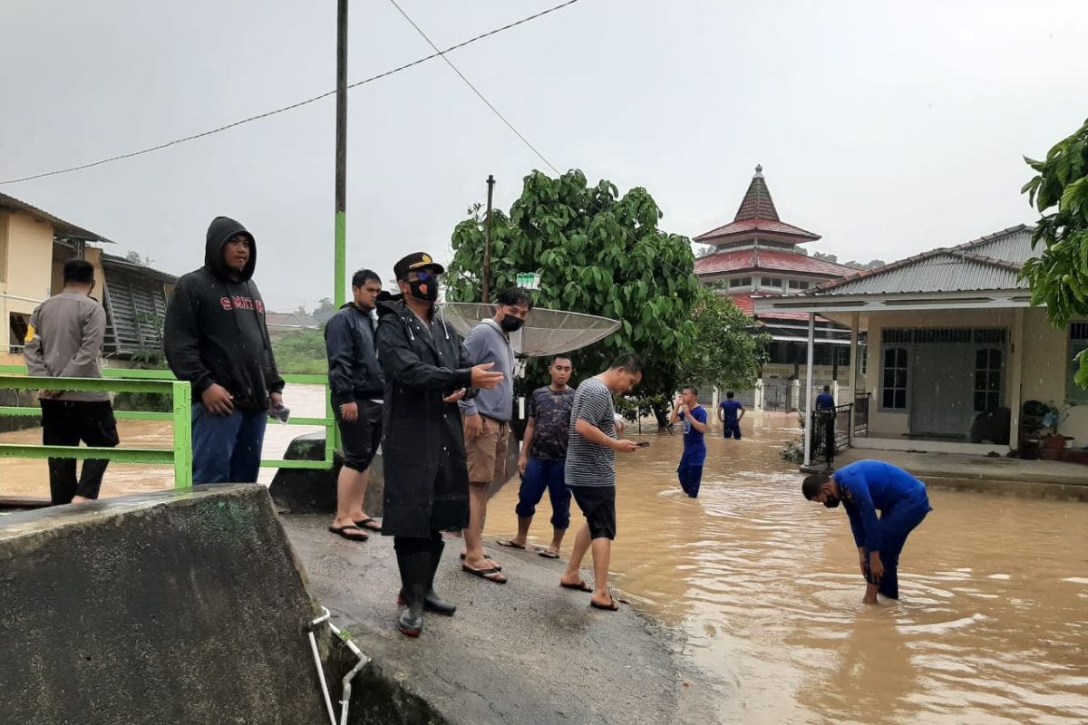 Tim gabungan Bangka Barat siap evakuasi korban banjir di Mentok