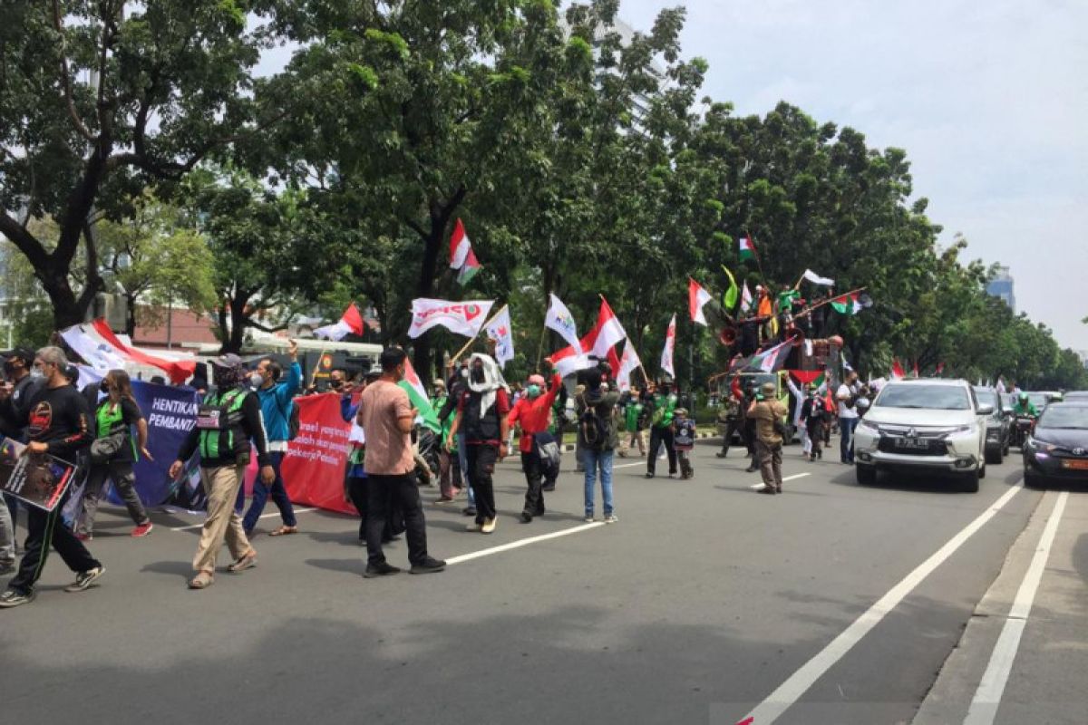 Aksi bela Palestina, ratusan personel jaga kawasan Kedubes AS