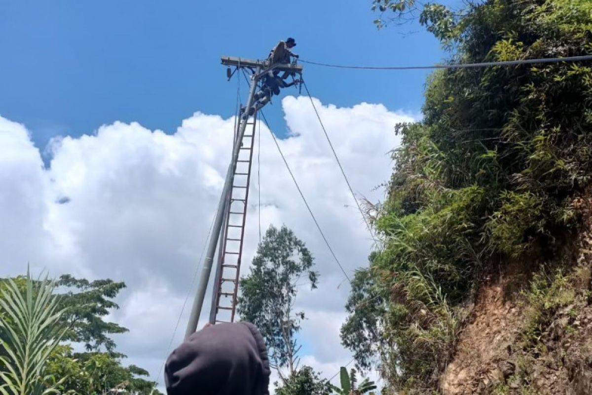 PLN aliri listrik 45 KK di Kampung Bonti Pangkep Sulsel