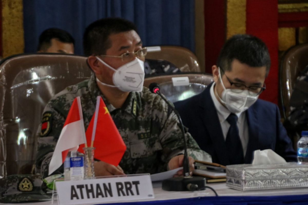 Kapal Tiongkok serahkan temuan pecahan KRI Nanggala ke Indonesia