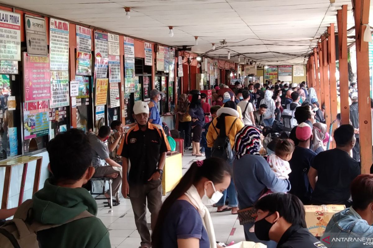 Enam bus disiapkan angkut pemudik positif COVID-19