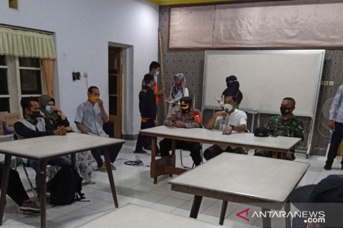 Seorang pekerja migran asal Jember terpapar COVID-19 diisolasi di RSLI Surabaya