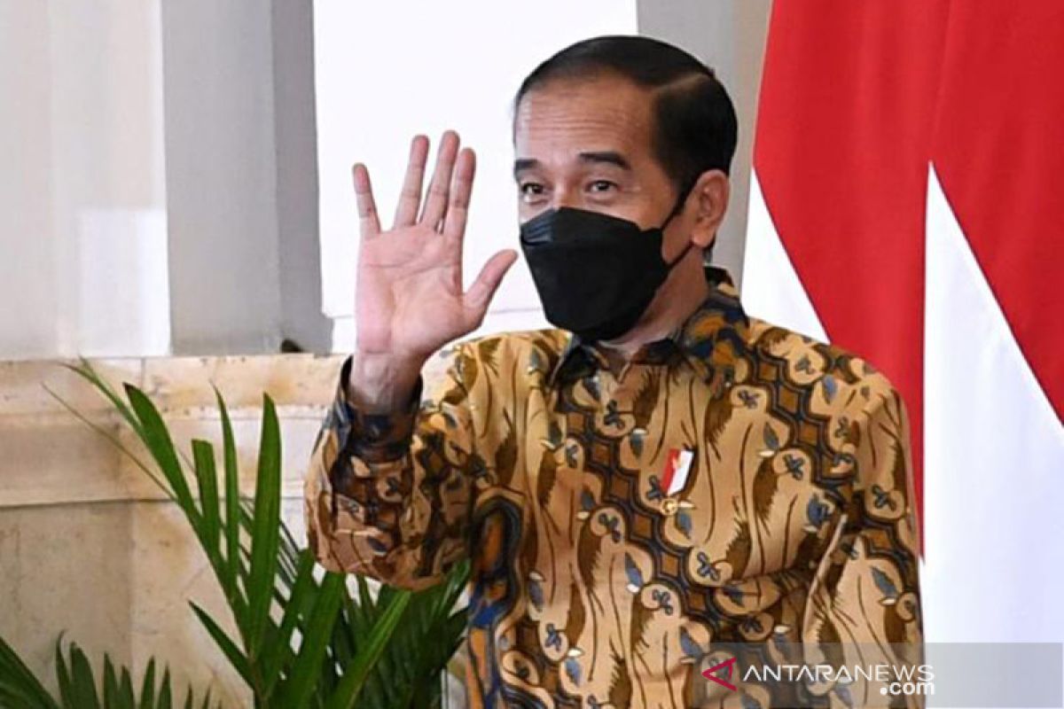 Jokowi perpanjang status pandemi COVID-19
