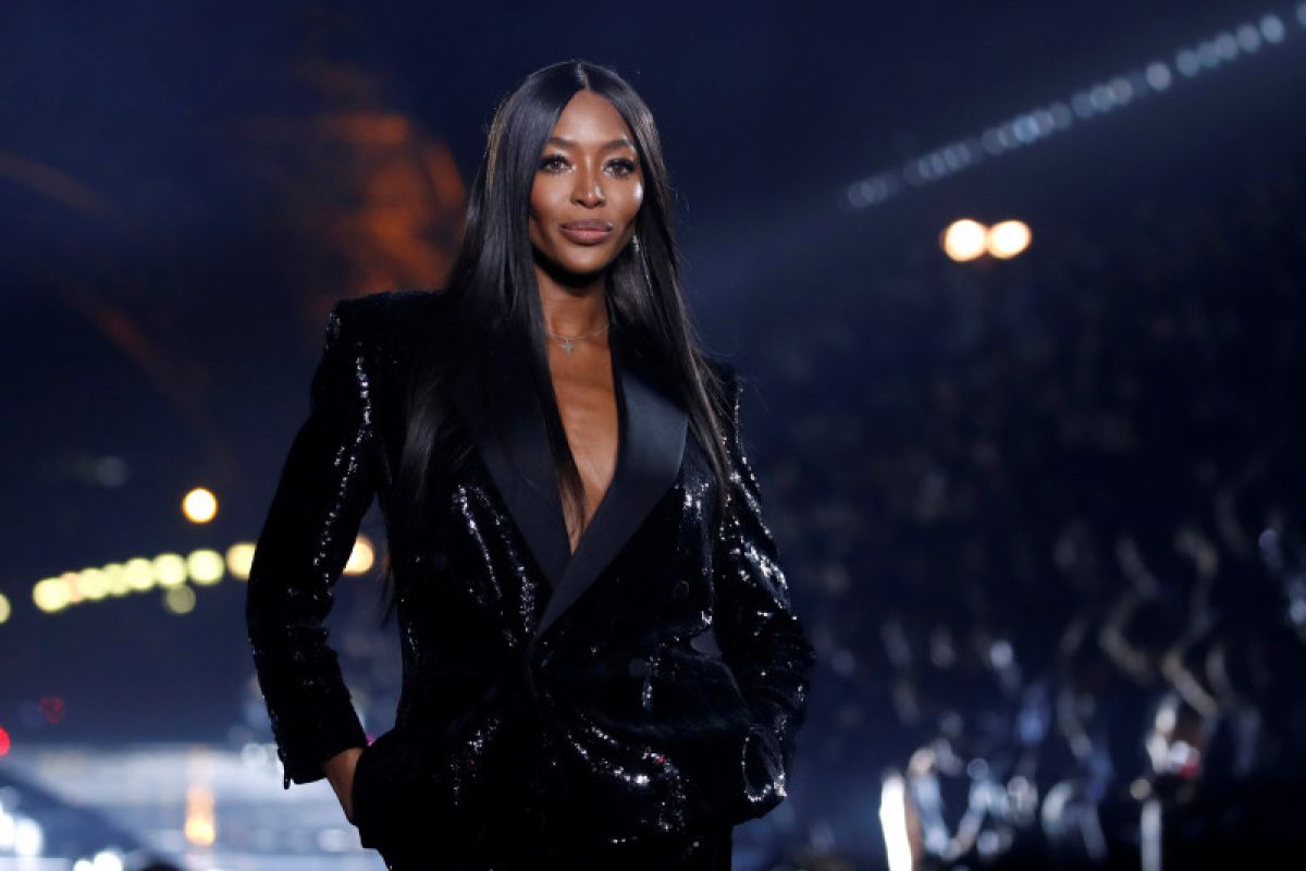 Naomi Campbell melahirkan di usia 53 tahun