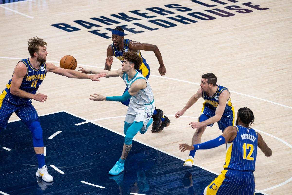 Pacers bungkam Hornets 144-117 dalam laga play-in