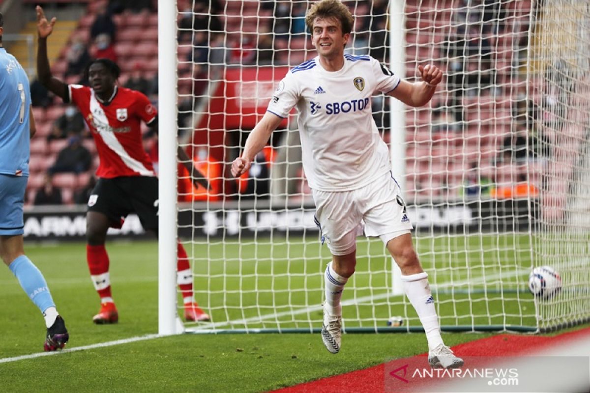 Liga Inggris - Bamford kembali perkuat Leeds United lawan Villa