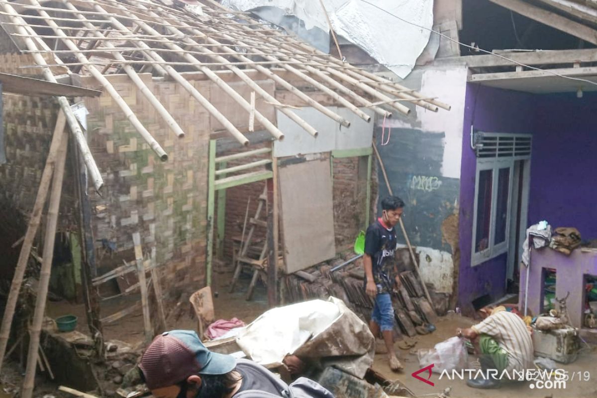 473 keluarga di tiga desa terdampak banjir bandang di Cigudeg (video)