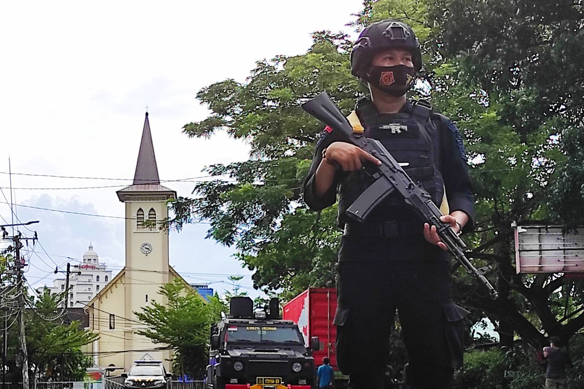 Polisi tetapkan 53 terduga teroris di Makassar tersangka bom Katedral