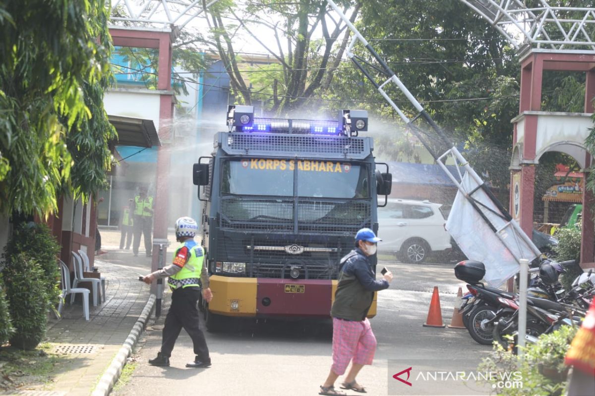 Warga terpapar COVID-19, Perumahan Griya Melati Kota Bogor disemprot disinfektan