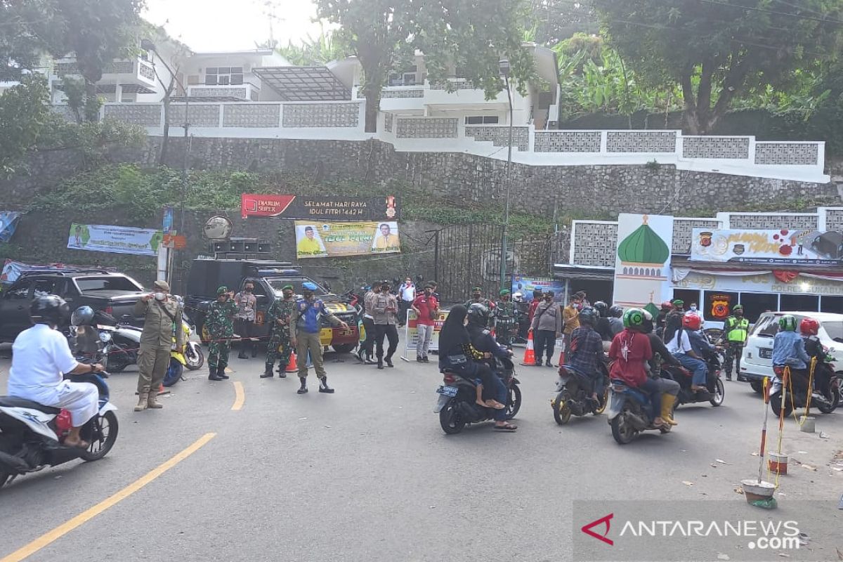 10.000 lebih kendaraan akan masuk kawasan wisata Palabuhanratu Sukabumi diputar balik