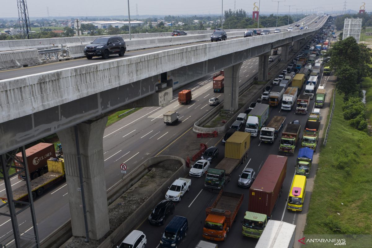 Jakarta administration backs collective leave removal for greater good