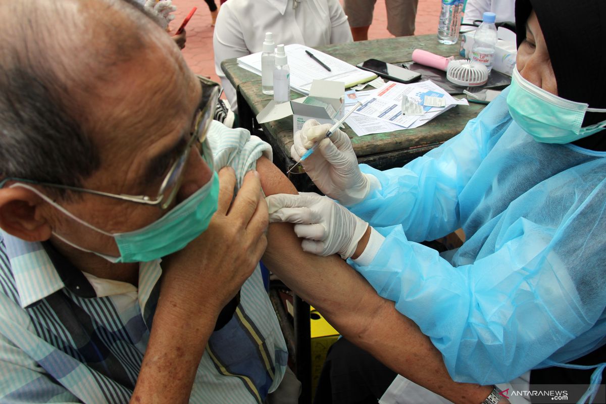 Riau gencarkan pendataan lansia percepat vaksinasi COVID-19