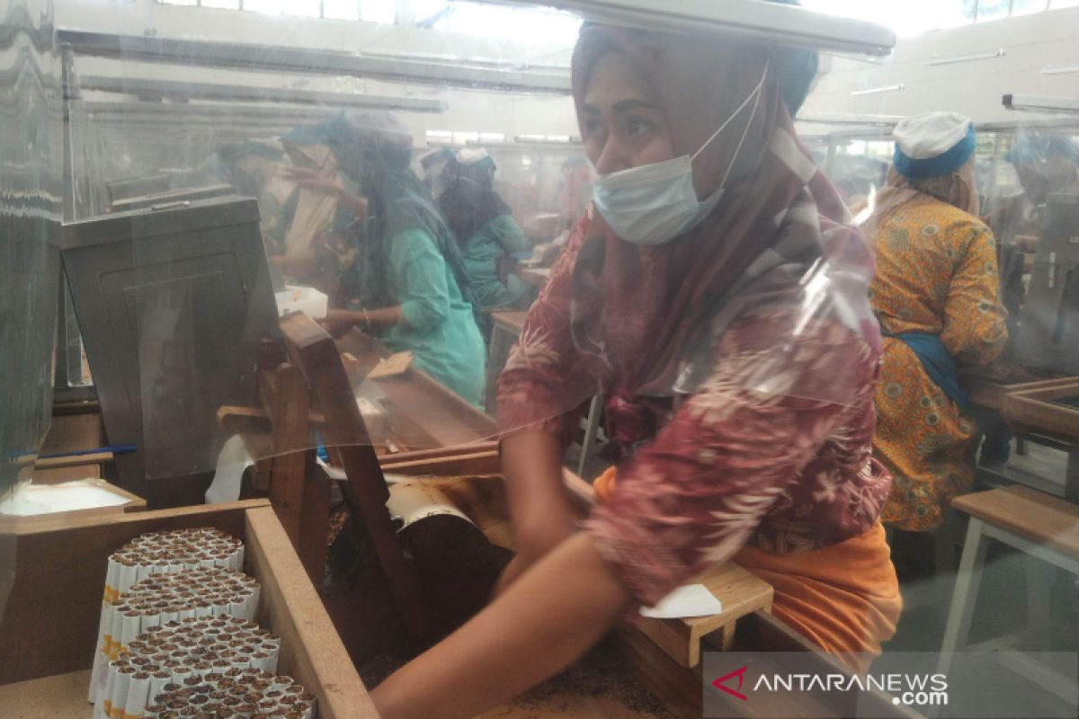 Pemkab Kudus siap bantu vaksinasi buruh rokok gunakan dana cukai