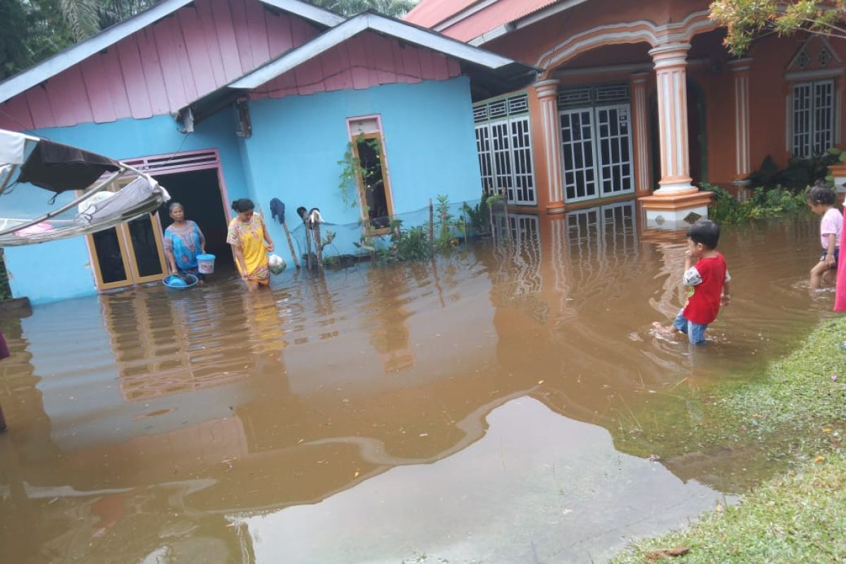 Pemkab Mukomuko tetapkan status darurat bencana banjir