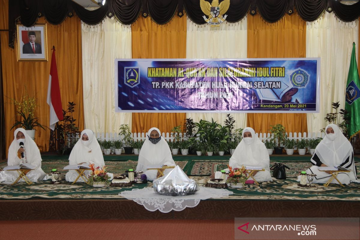 Pertemuan rutin PKK HSS diisi khataman Al Qur'an dan silaturahmi Idul Fitri