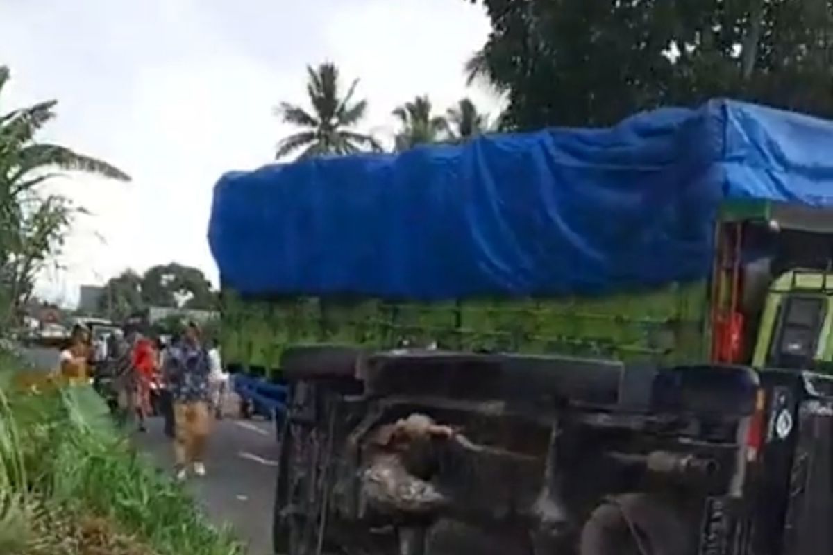 Tabrakan beruntun di Kabupaten Agam Sumbar akibatkan satu orang luka