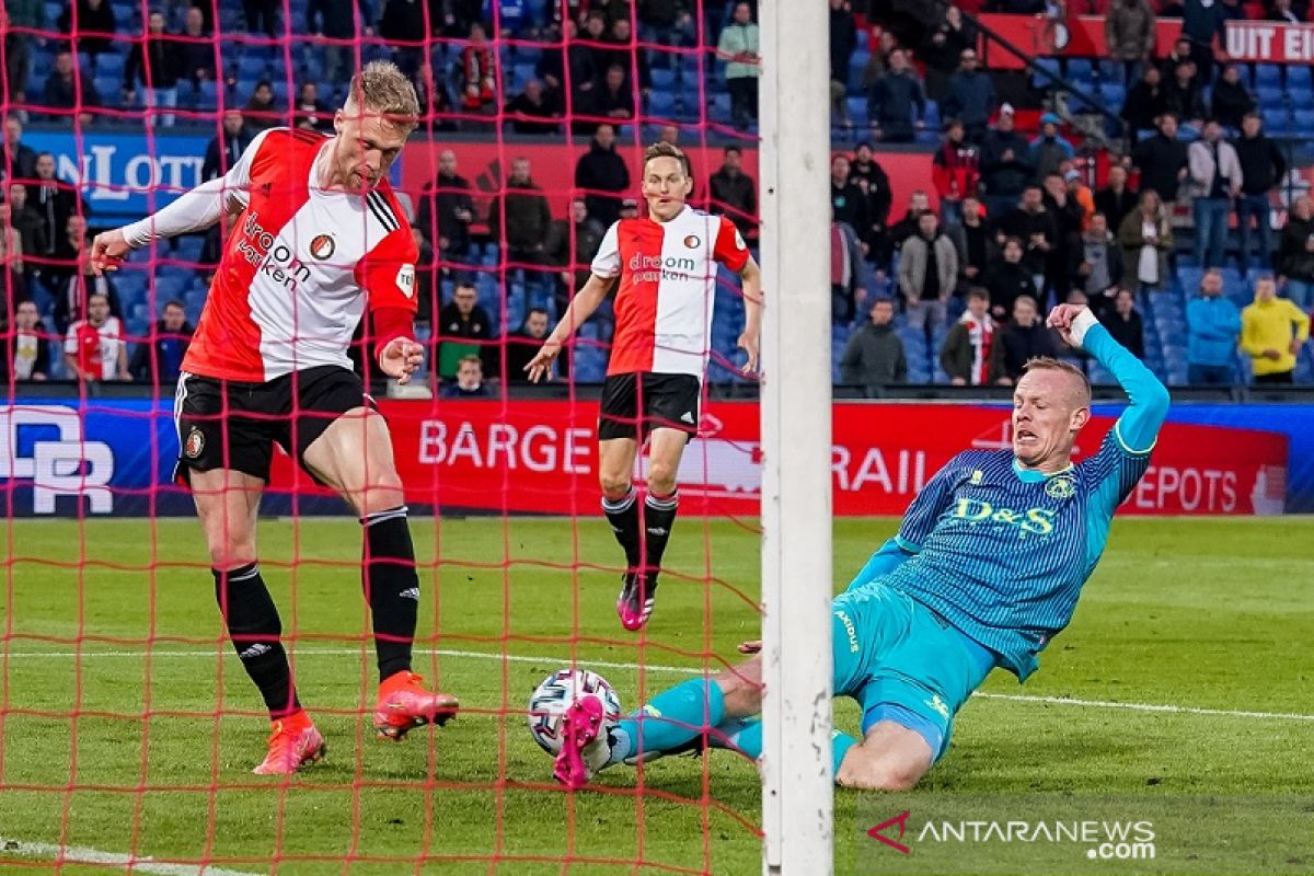 Feyenoord hadapi Utrecht dalam final playoff memperebutkan tiket Liga Conference