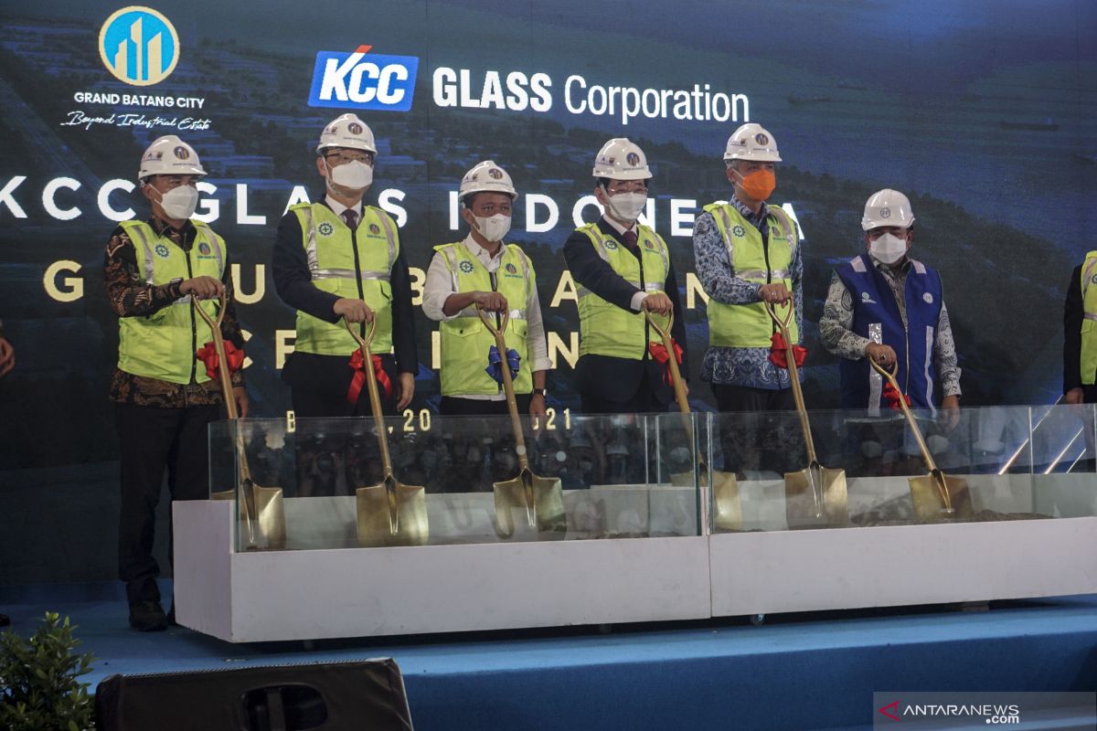 Pabrik kaca KCC Glass Indonesia di Batang akan mulai beroperasi Agustus 2024
