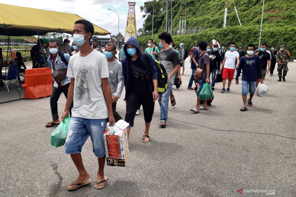 Kemensos siapkan pos transit untuk pemulangan PMI di Malaysia