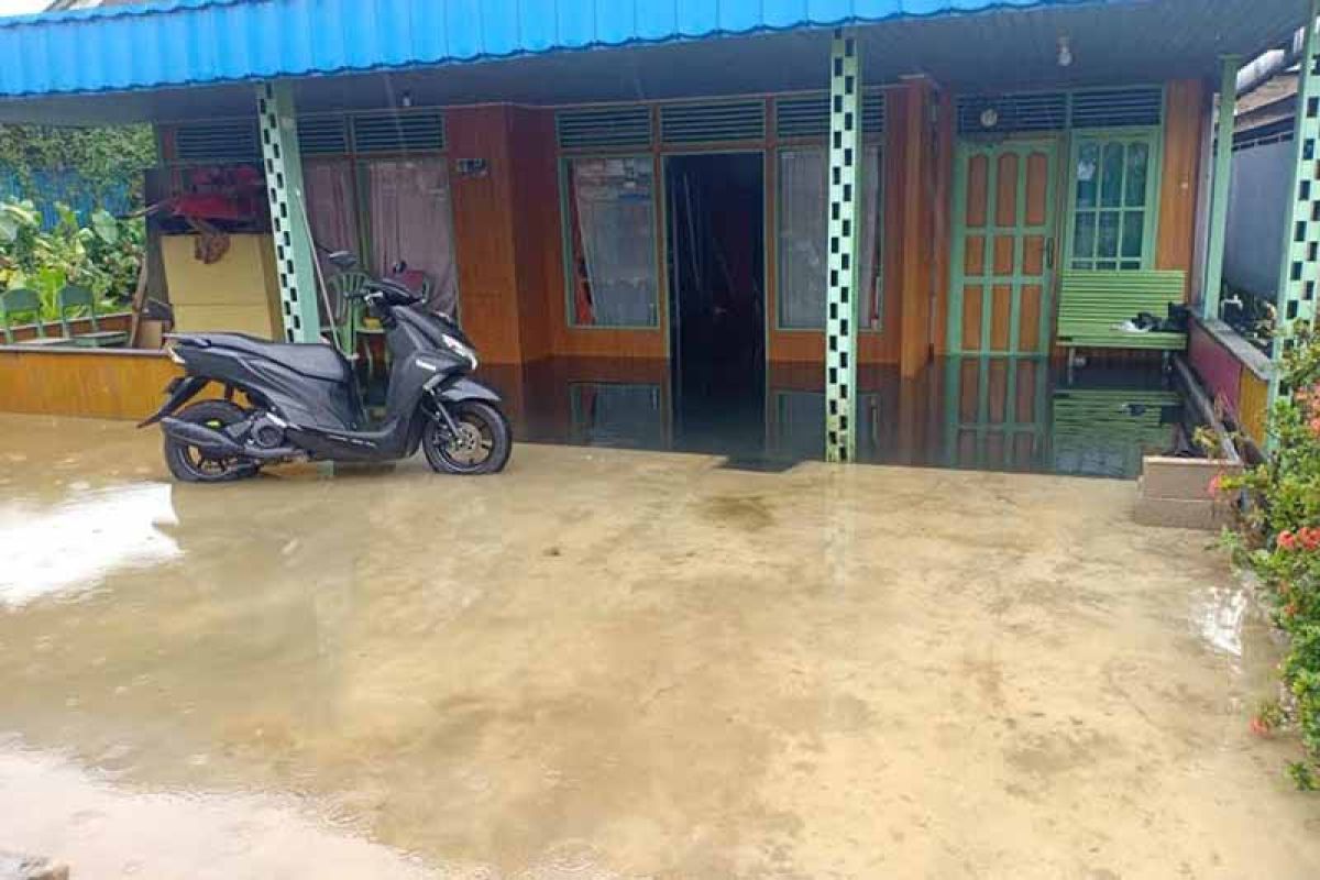 Warga harapkan pemkab Barsel perbaiki drainase dalam kota Buntok