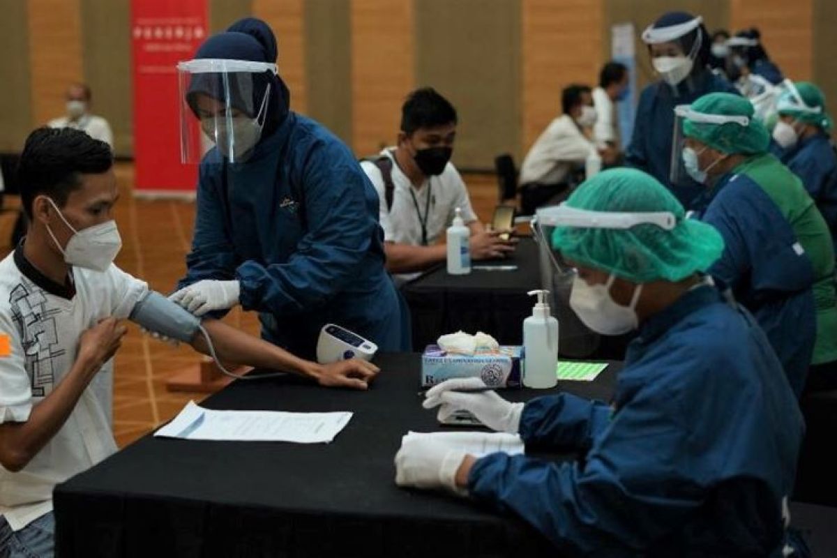 Kimia Farma jalankan Vaksinasi Gotong Royong  bagi pekerja Grup Astra