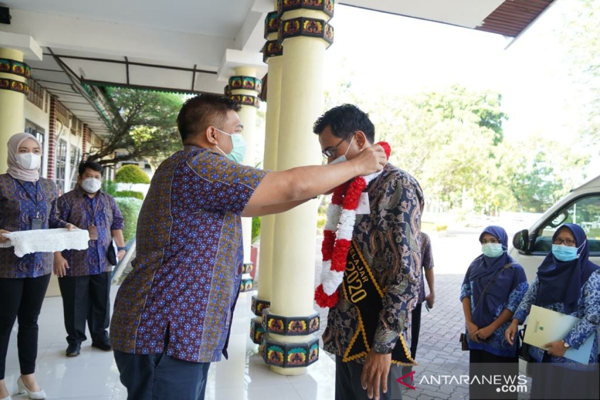 PLN Sumbar beri apresiasi untuk guru terbaik