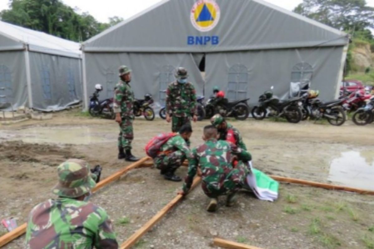 Kodim Mamuju bangun toilet darurat di rumah sakit Sulbar