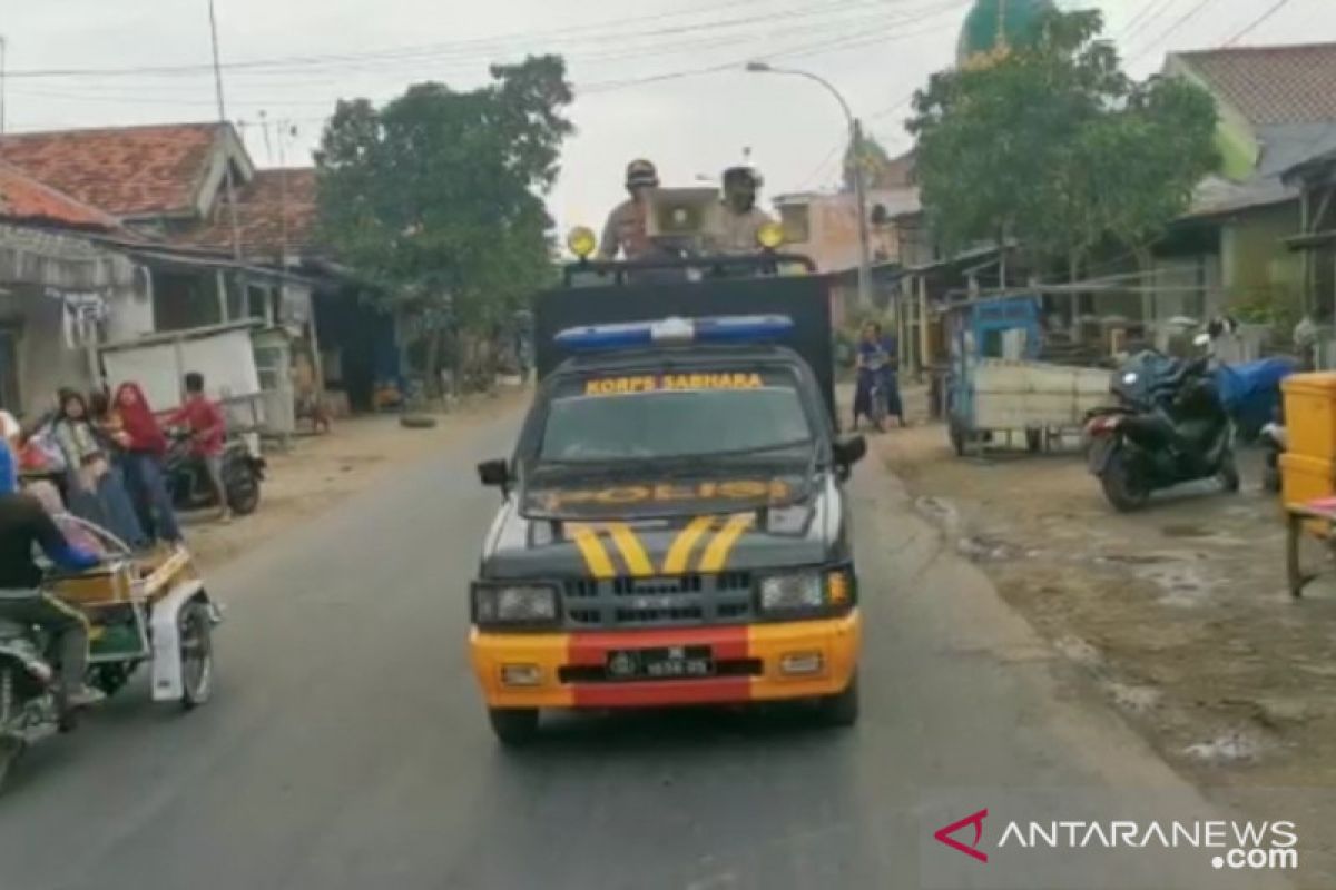 Warga pesisir Pamekasan dilarang menggelar 