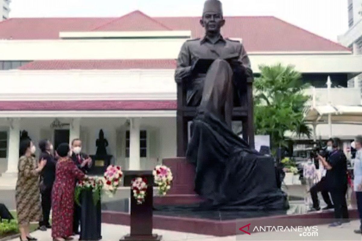 Megawati resmikan Monumen Bung Karno di Lemhannas