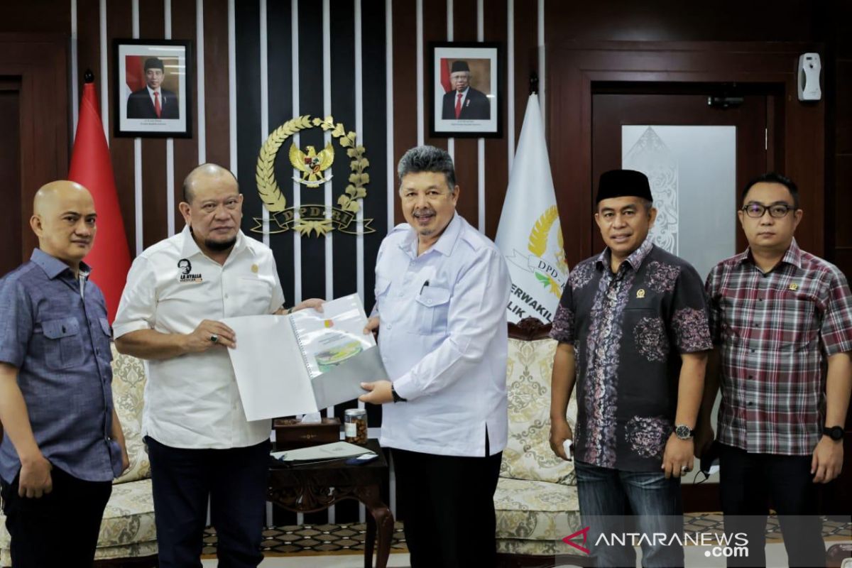 Ketua DPD dukung penuh pembangunan Stadion Marahadin Kota Solok