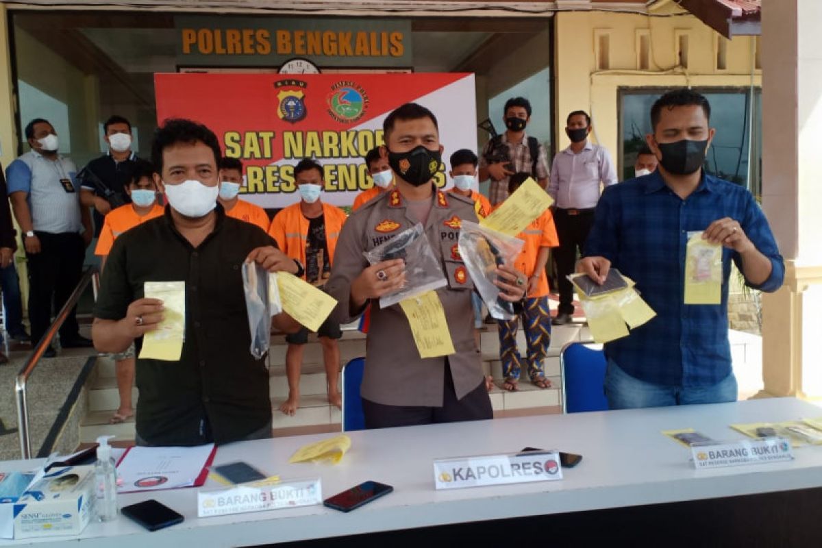 Polres Bengkalis bekuk sindikat narkoba berikut sepucuk pistol