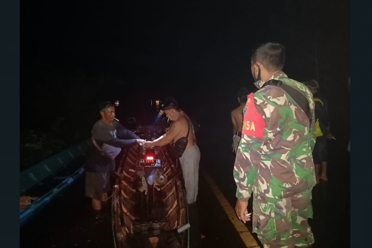 Jalan nasional Kalis-Putussibau "lumpuh" akibat banjir