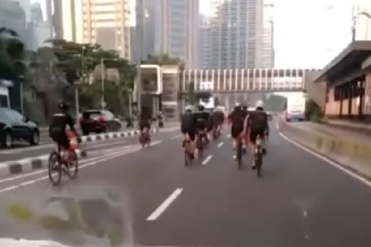 Polda Metro bantah anggotanya kawal pesepeda di Sudirman yang viral