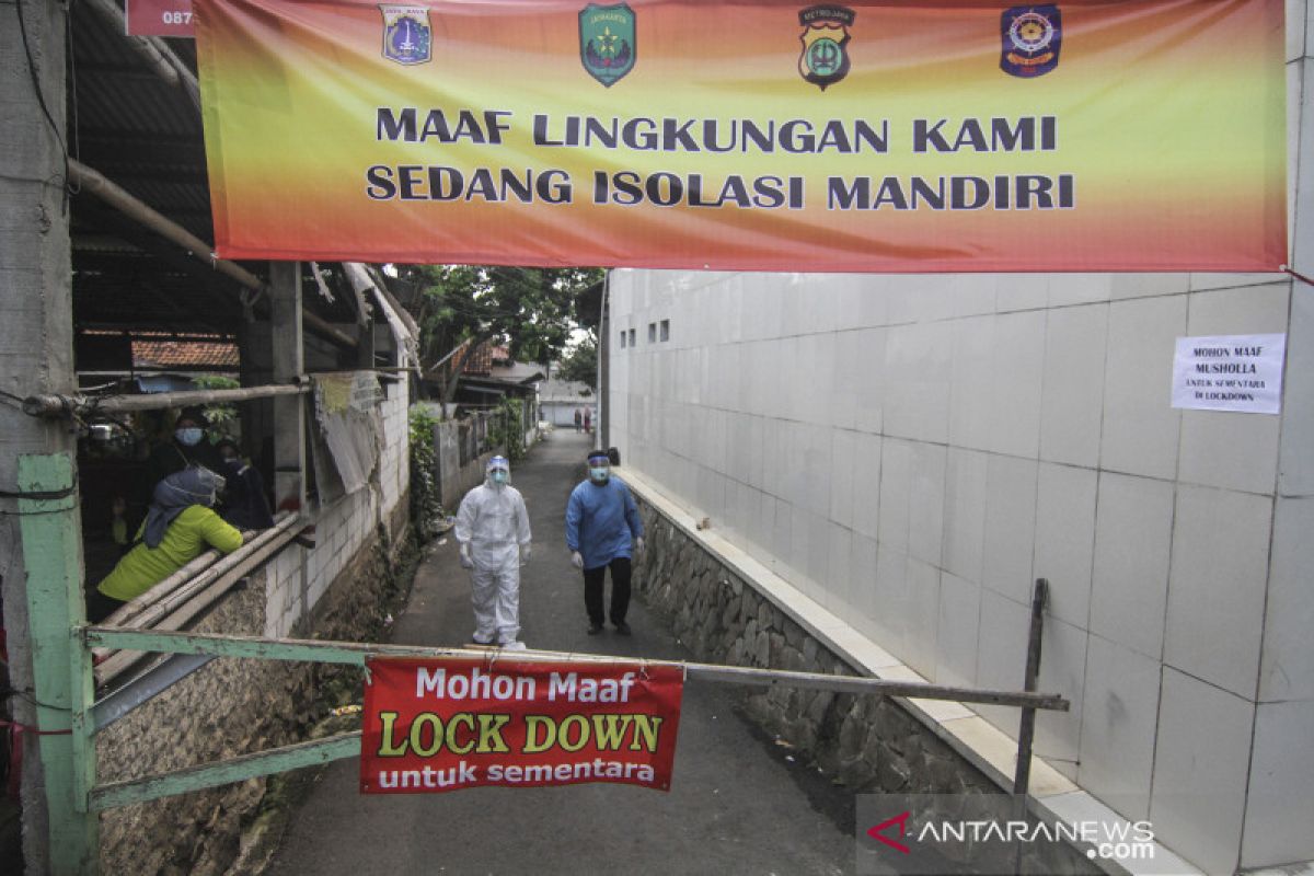 Persyaratan kegiatan harus dievaluasi hadapi ancaman ledakan kasus COVID-19