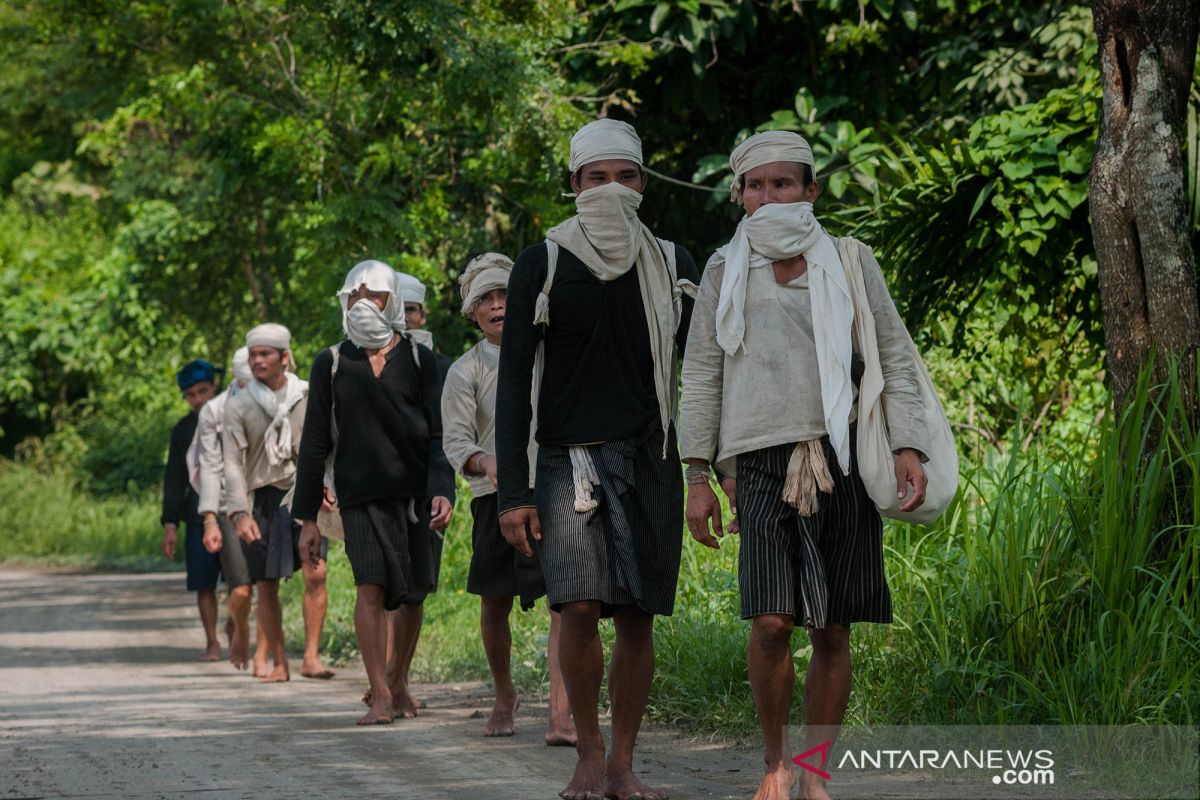 Hoaks! Warga Baduy tetap sehat walau tidak divaksin