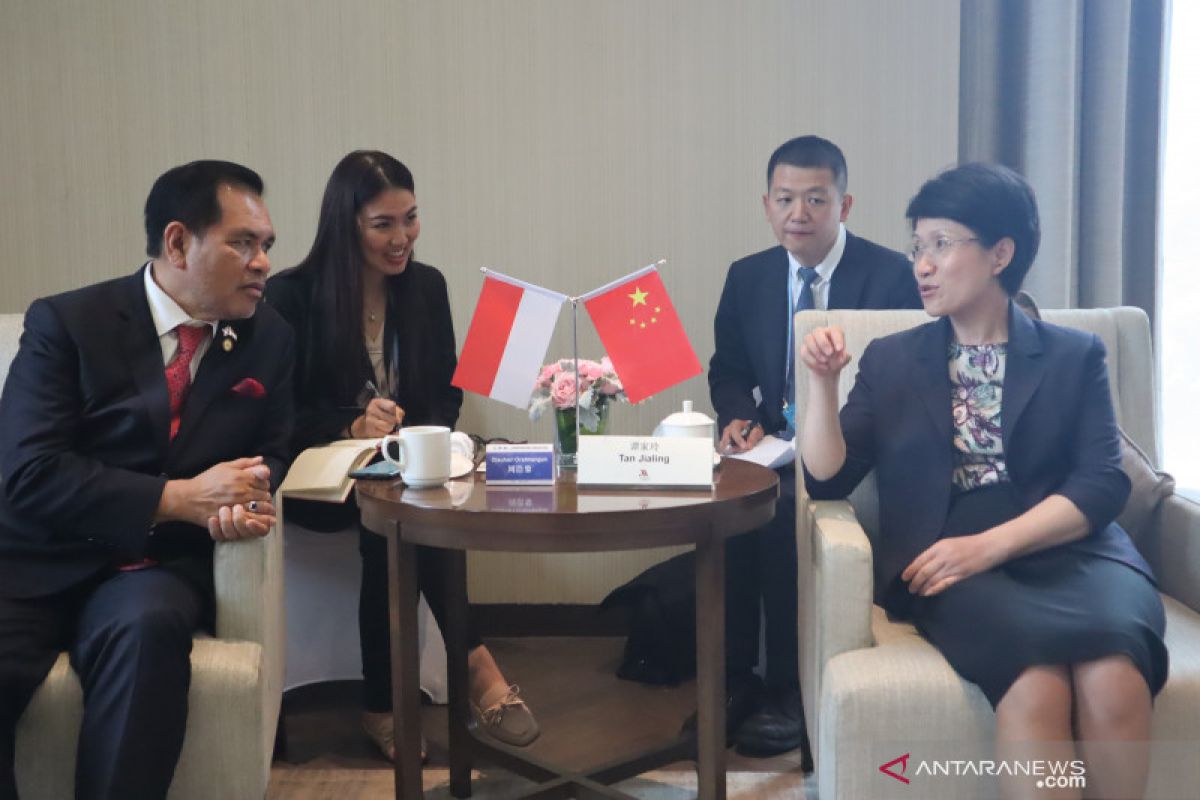 Defisit perdagangan Indonesia dengan China turun 47,99 persen