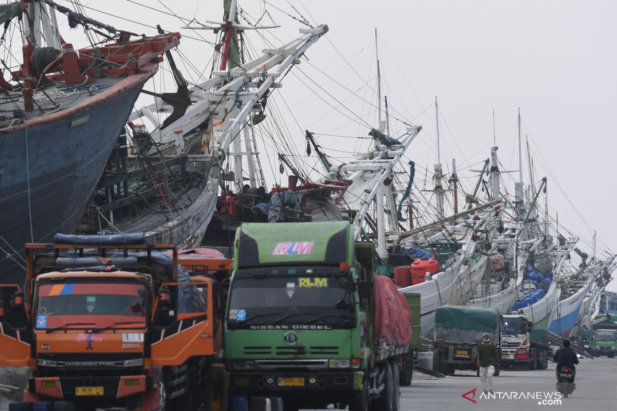One thousand workers, crew at Sunda Kelapa seaport inoculated: Jokowi