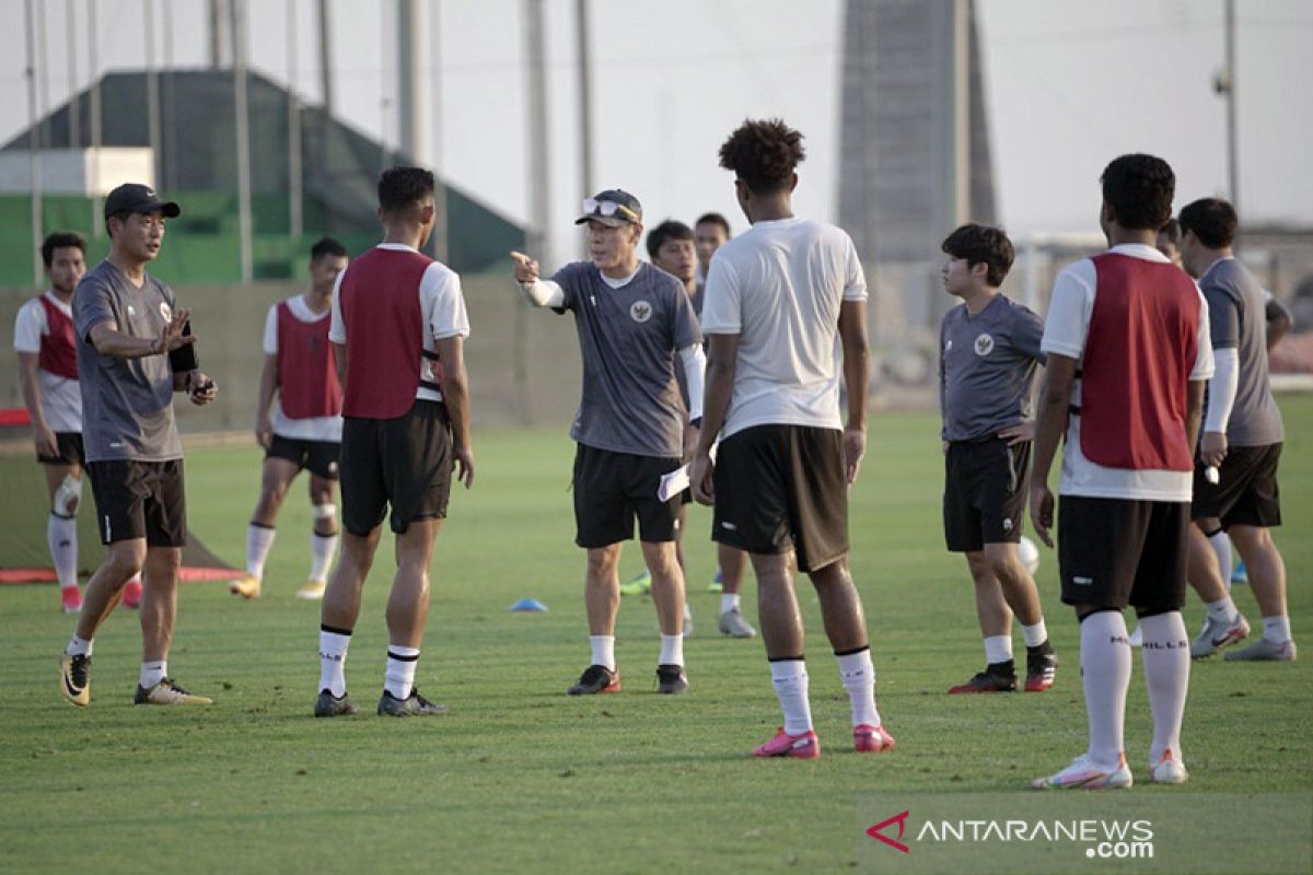 Enam pemain timnas latihan tambahan di Dubai