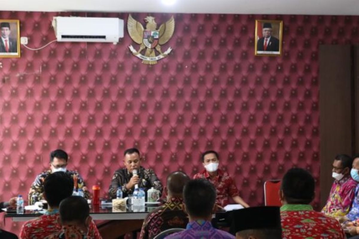 Bupati Lampung Selatan minta camat bentuk satgas keamanan desa