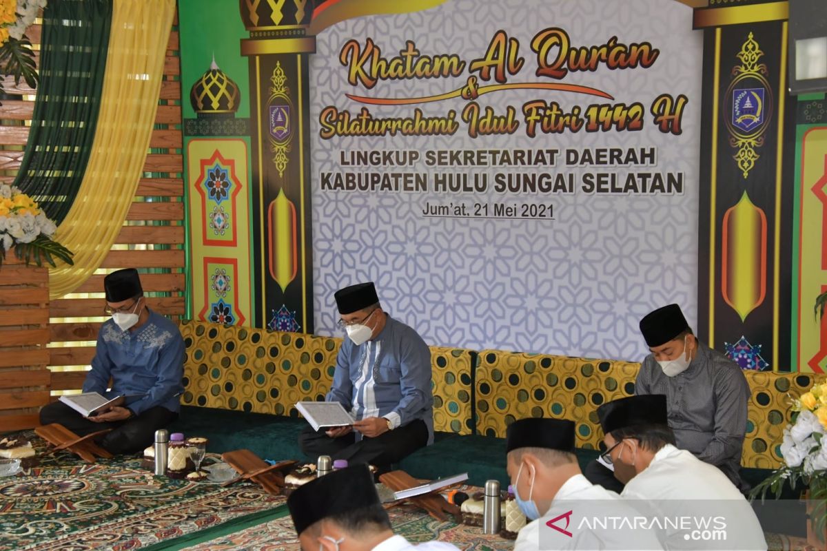 Khataman Al Qur'an dan silaturrahmi Idul Fitri Pemkab HSS