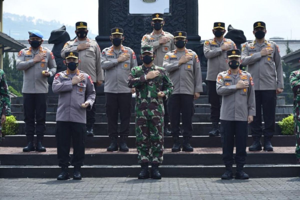 Kompak, Panglima dan Kapolri Kunjungi Lembaga Pendidikan TNI dan Polri