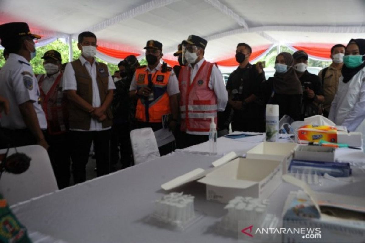 Menhub Budi Karya Sumadi minta tes antigen untuk penumpang dari Sumatera konsisten