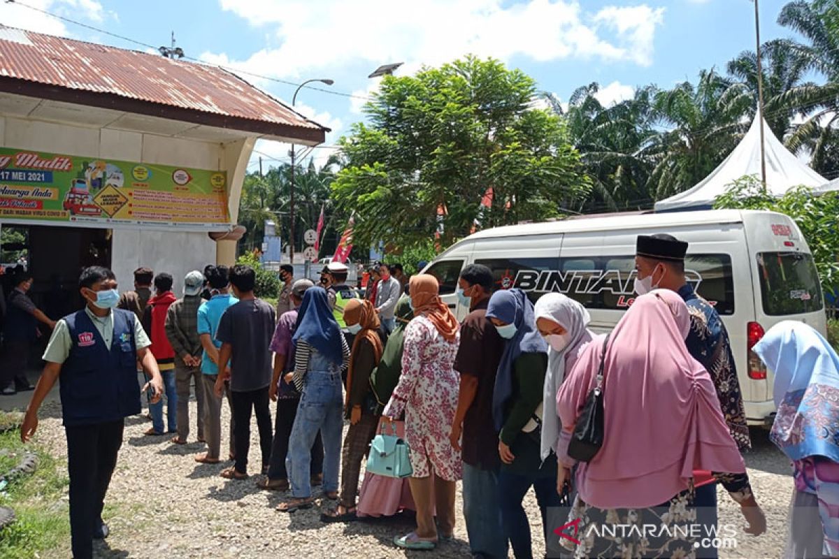 Ratusan penumpang masuk Aceh wajib cek suhu tubuh