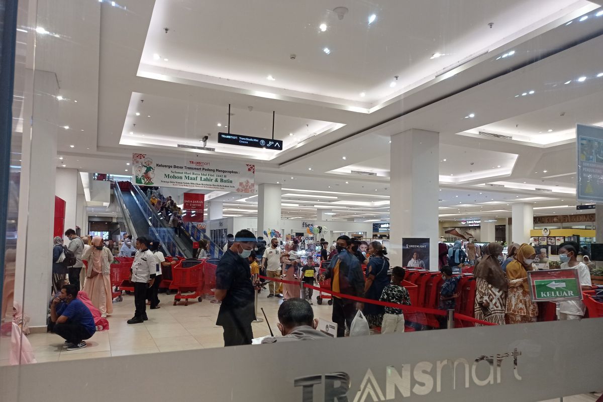 Transmart Padang terapkan protokol kesehatan ketat pada pengunjung