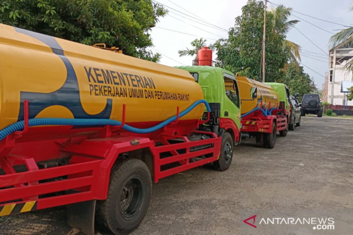 Kementerian PUPR salurkan air bersih untuk korban banjir di Mukomuko