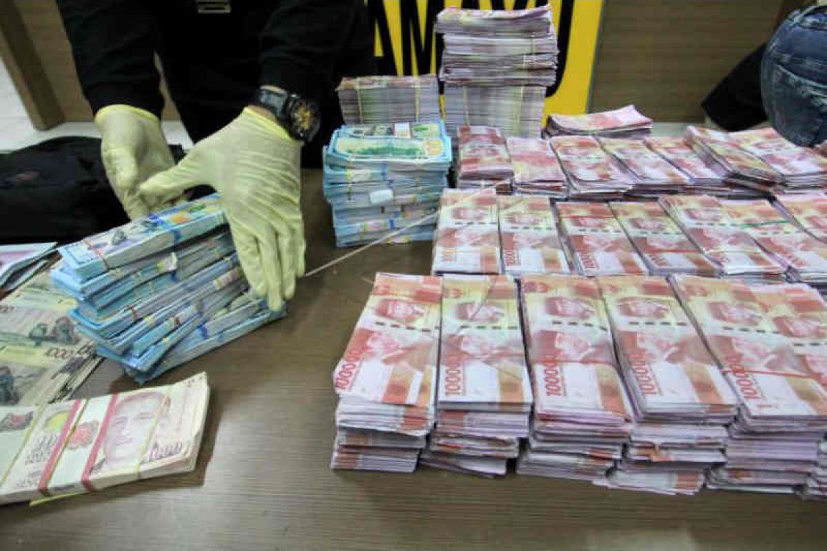 Pengedar uang palsu Rp11,5 miliar dibekuk polisi