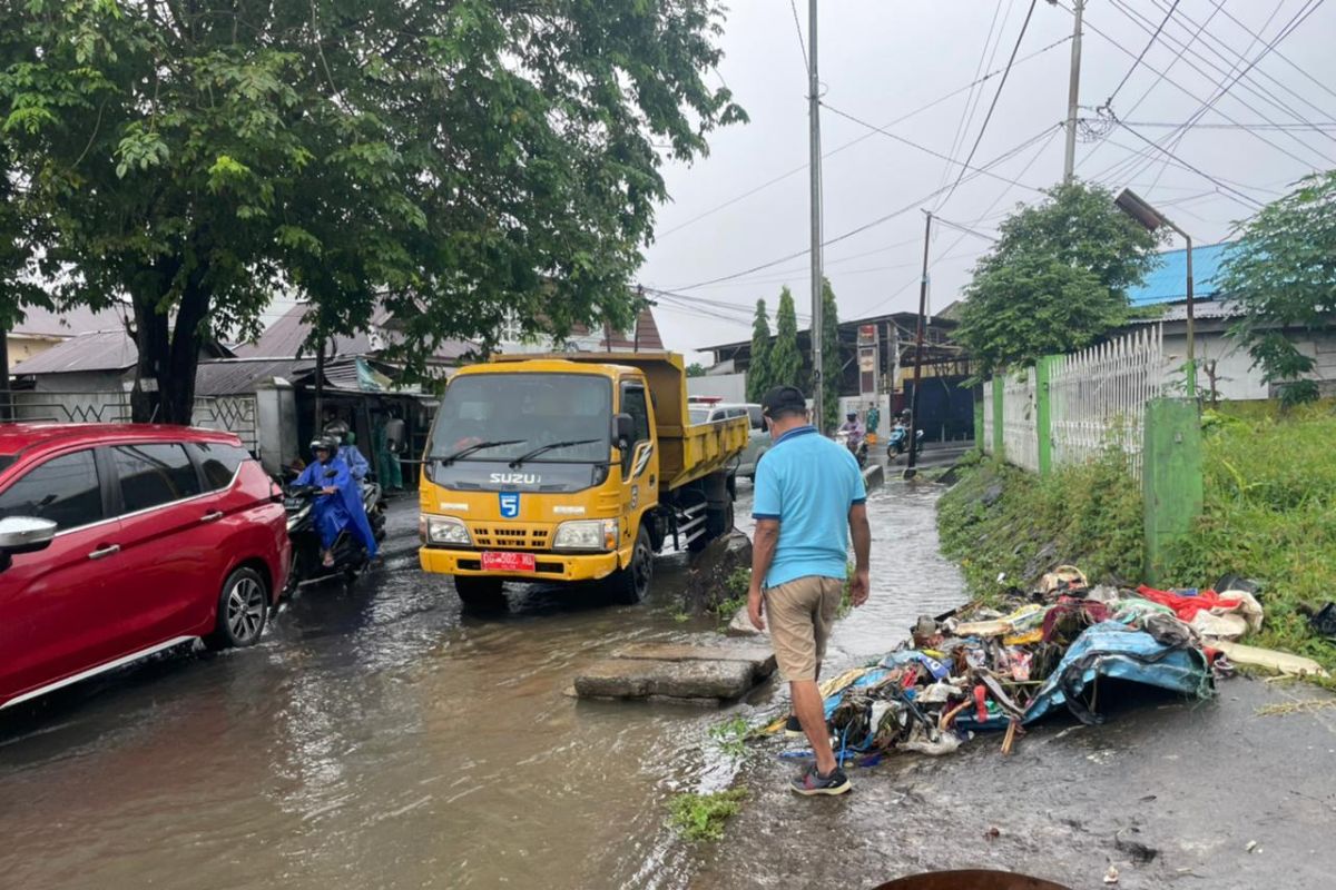 Pemkot Ternate instruksikan jajaran di kelurahan antisipasi banjir