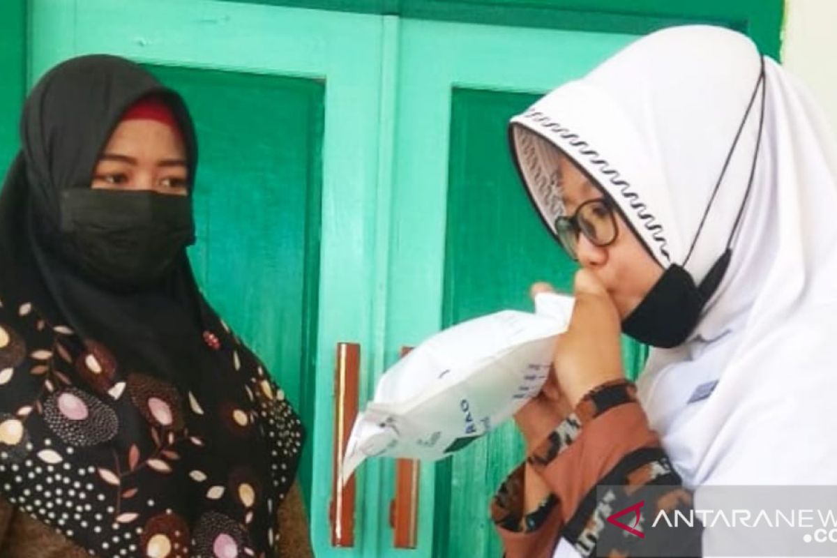 Ratusan santri Ponpes Nurul Jadid asal Jember jalani tes GeNose